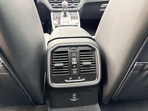 Certified 2025 Porsche Macan Turbo AWD/4WD image 13