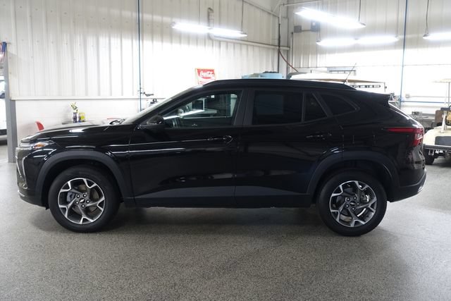 Used 2025 Chevrolet Trax LT w/ Driver Confidence Package FWD image 4