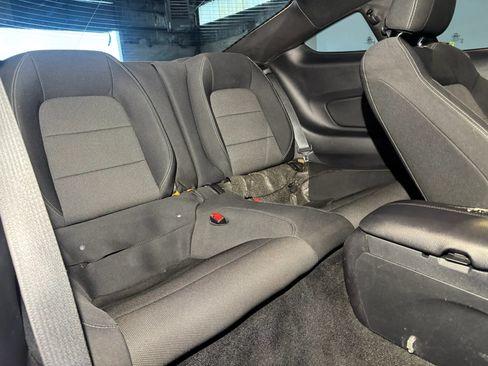 Used 2017 Ford Mustang Coupe RWD image 21