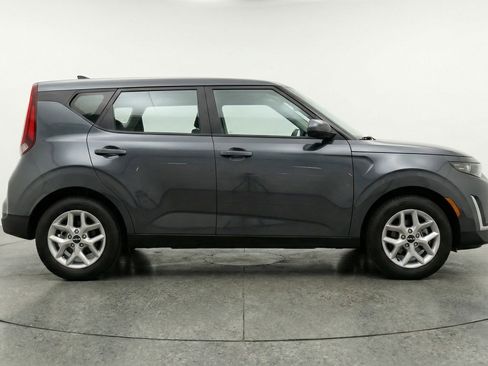Used 2025 Kia Soul LX w/ LX Technology Package image 11
