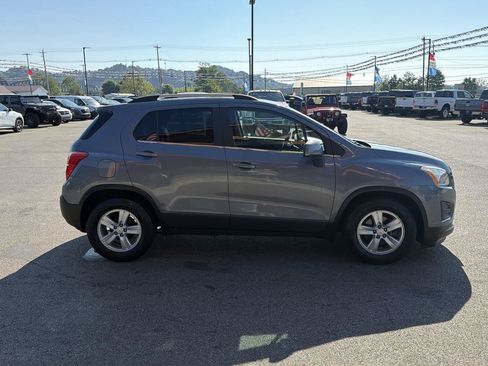 Used 2015 Chevrolet Trax LT w/ LT Sun and Sound Package FWD image 21