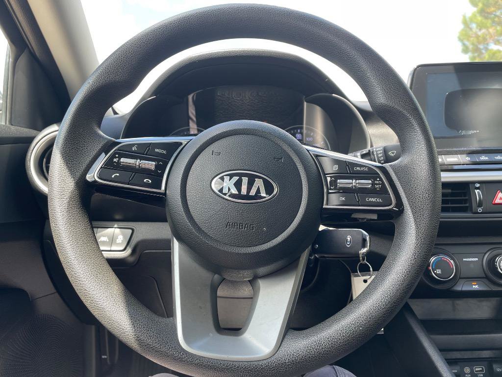 Used 2020 Kia Forte LXS FWD image 17