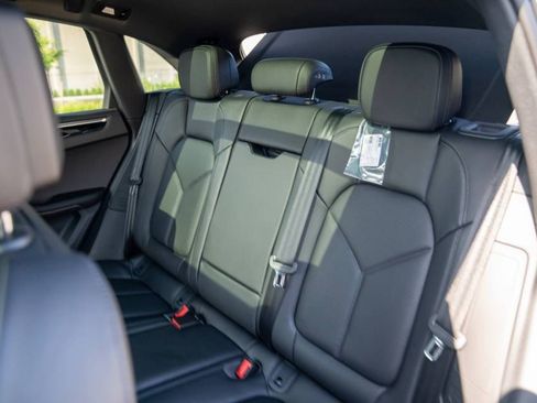 New 2026 Porsche Macan AWD/4WD image 24