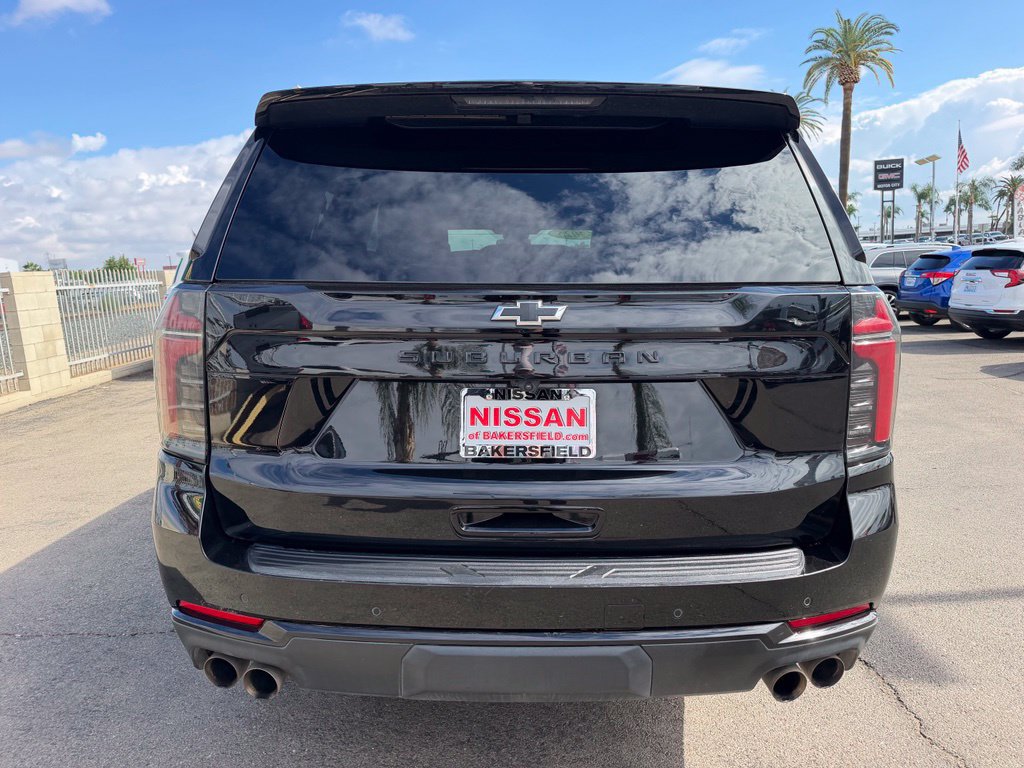 Used 2025 Chevrolet Suburban Z71 AWD/4WD image 5