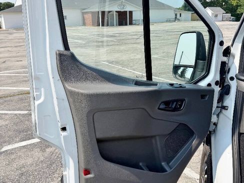 Used 2021 Ford Transit 250 Low Roof RWD image 9