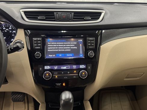 Used 2016 Nissan Rogue SL w/ SL Premium Package AWD/4WD image 17