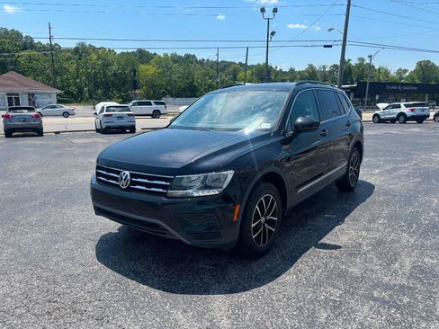 Used 2021 Volkswagen Tiguan SE AWD/4WD image 3