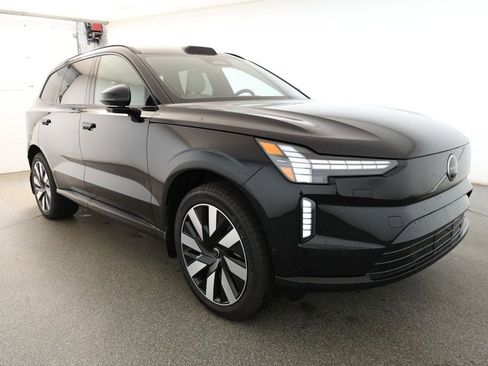 Used 2025 Volvo EX90 Plus image 3