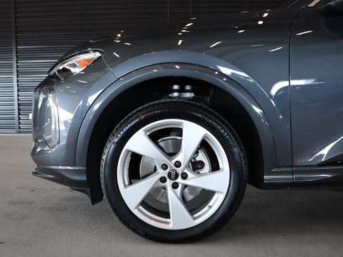 Certified 2025 Audi Q5 Premium Plus w/ Premium Plus image 5