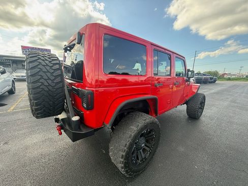 Used 2015 Jeep Wrangler Unlimited Rubicon w/ Dual Top Group AWD/4WD image 3