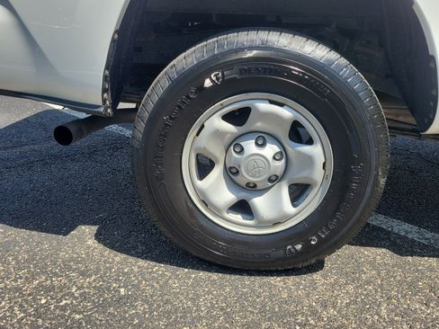 Used 2021 Toyota Tacoma SR AWD/4WD image 7