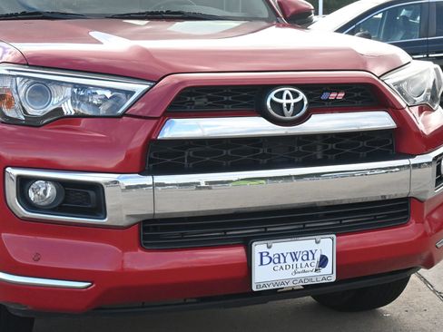 Used 2019 Toyota 4Runner Limited AWD/4WD image 28