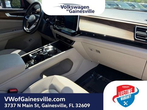 Certified 2024 Volkswagen Atlas SE w/ Panoramic Sunroof Package FWD image 11