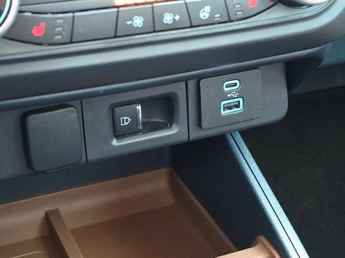 Used 2024 Ford Maverick Lariat FWD image 34