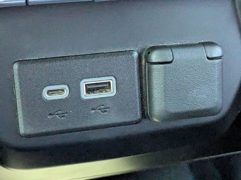 Used 2022 Chevrolet Silverado 1500 RST image 23