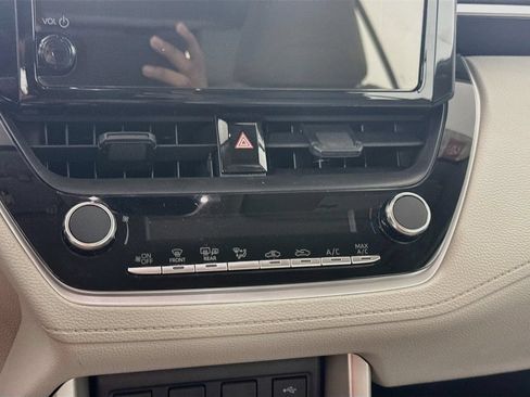 Certified 2025 Toyota Corolla Cross L FWD image 14