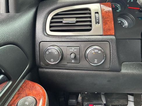 Used 2010 Chevrolet Avalanche LS w/ Interior Plus Package AWD/4WD image 43