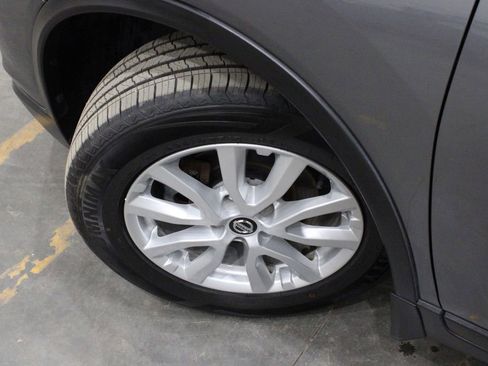 Used 2020 Nissan Rogue SV image 42