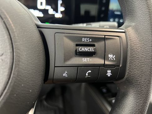 Used 2025 Nissan Kicks SV AWD/4WD image 45