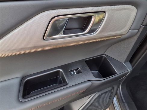 New 2026 Ford Explorer Active w/ Active Comfort Package image 6