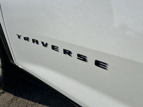 New 2026 Chevrolet Traverse RS w/ LPO, Floor Liner Package image 33