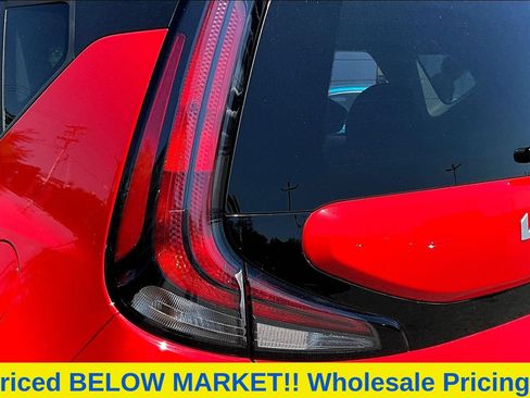 Used 2023 Kia Soul LX w/ LX Technology Package FWD image 24