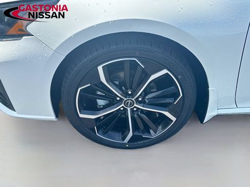 Used 2023 Nissan Altima 2.5 SR FWD image 38