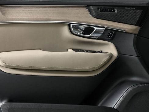 Used 2026 Volvo XC90 B6 Plus w/ Protection Package Premier image 7