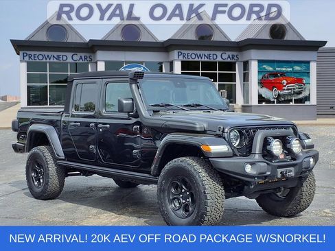 Used 2024 Jeep Gladiator Sport AWD/4WD image 1