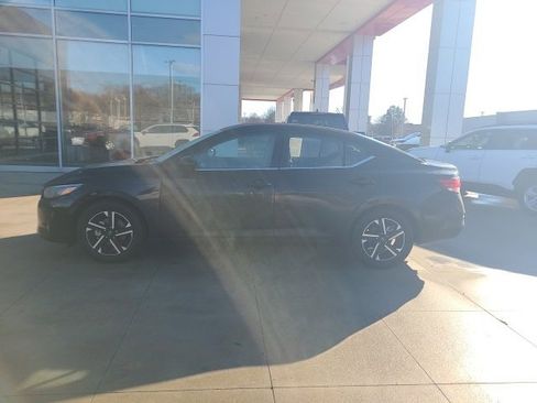 Used 2025 Nissan Sentra SV image 4