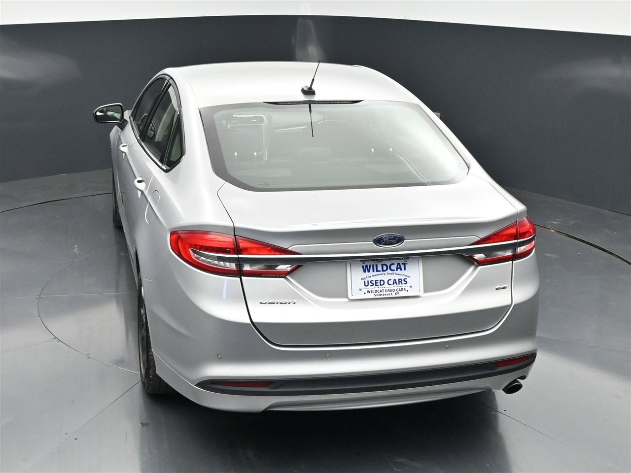 Used 2017 Ford Fusion SE w/ Fusion SE Technology Package FWD image 25