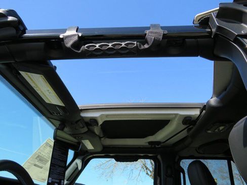 New 2023 Jeep Wrangler Rubicon w/ Steel Bumper Group image 18