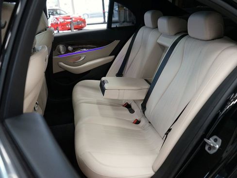 Used 2019 Mercedes-Benz E 300 4MATIC image 52