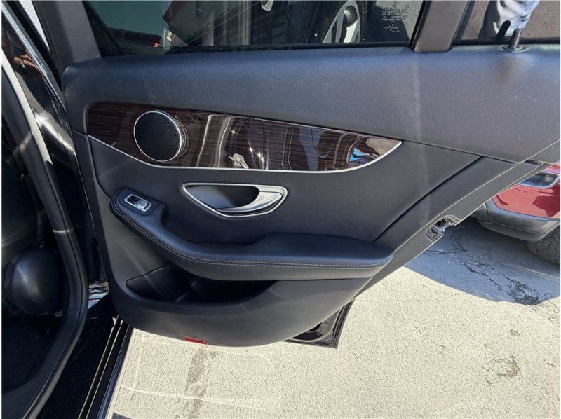 Used 2019 Mercedes-Benz C 300 Sedan image 20