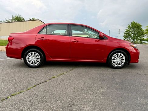 Used 2011 Toyota Corolla S image 4