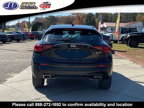 Used 2017 INFINITI QX30 FWD image 6