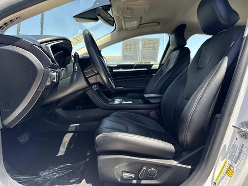 Used 2019 Ford Fusion Energi Titanium FWD image 21