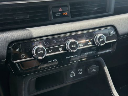 Certified 2023 Honda Pilot Touring image 15