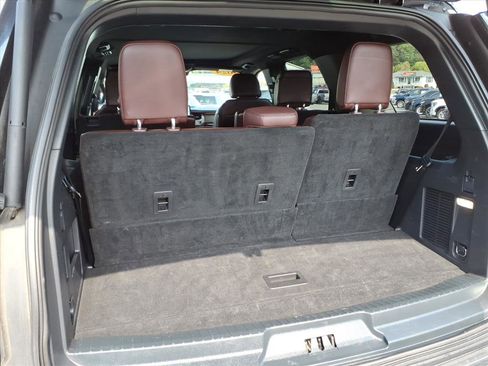 Used 2024 Ford Expedition Limited image 14