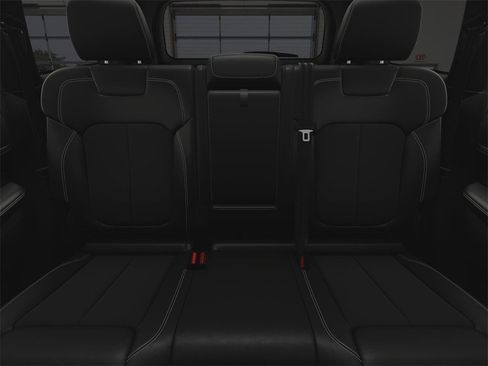 New 2025 Jeep Grand Cherokee Altitude image 19