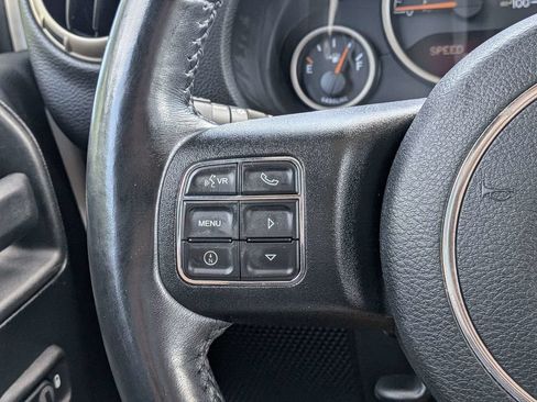 Used 2017 Jeep Wrangler Unlimited Sahara AWD/4WD image 21