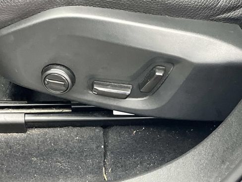 Used 2023 Volvo XC60 B5 Plus w/ Protection Package Premier image 22