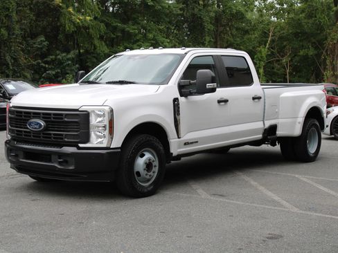 Used 2024 Ford F350 XL RWD image 4