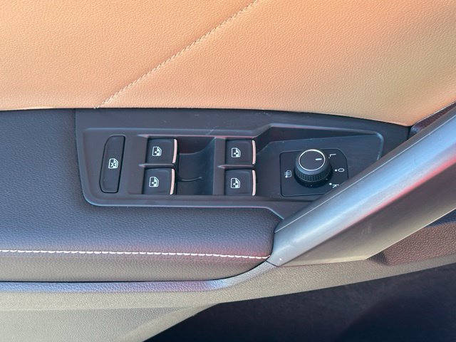 Used 2023 Volkswagen Tiguan SE AWD/4WD image 19