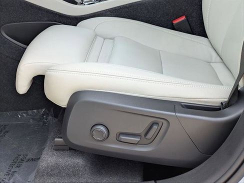Used 2026 Volvo XC40 B5 Ultra w/ Climate Package AWD/4WD image 19