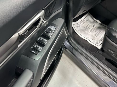 Used 2025 Kia Telluride S image 9