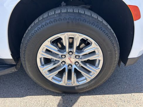 Certified 2024 GMC Yukon SLT RWD image 9