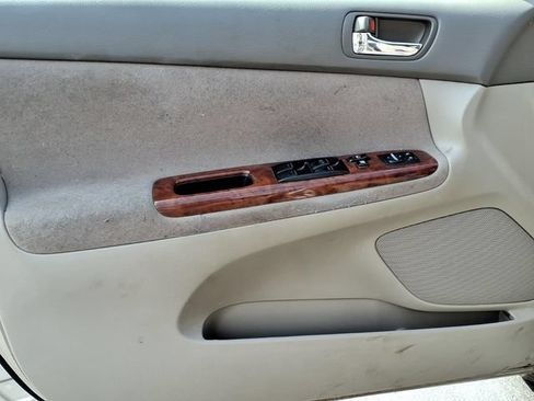 Used 2005 Toyota Camry LE FWD image 13