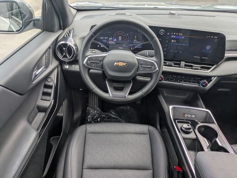 Used 2026 Chevrolet Equinox LT w/ Convenience Package II FWD image 23