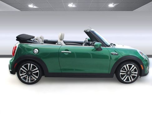 Used 2023 MINI Cooper S w/ Signature Upholstery Package image 8